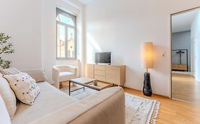 Hakuna Cozy-Living City Center - Free Parking